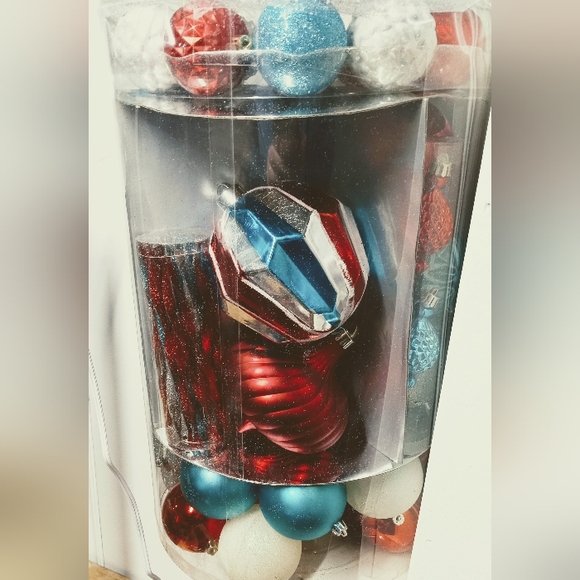 Martha Stewart Living 100 Piece shatter-resistant ornaments - Picture 2 of 4